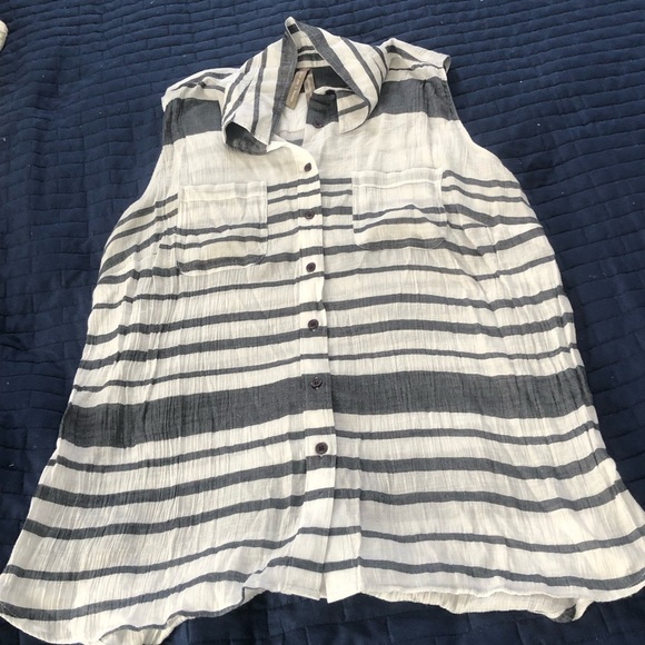 COPY - Penningtons White and blue Notched Collar Sleeveless blouse 1x - button … - Picture 7 of 7